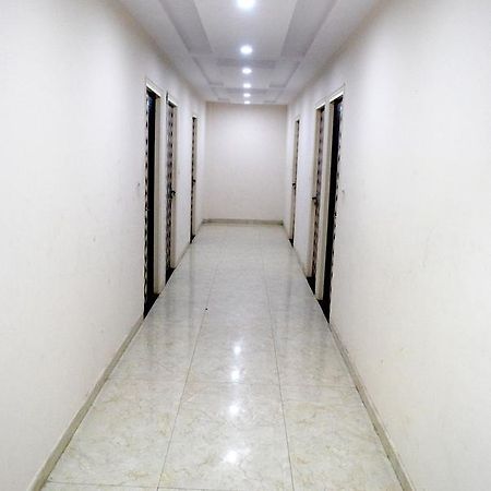 אגרה Hotel Harish Palace מראה חיצוני תמונה