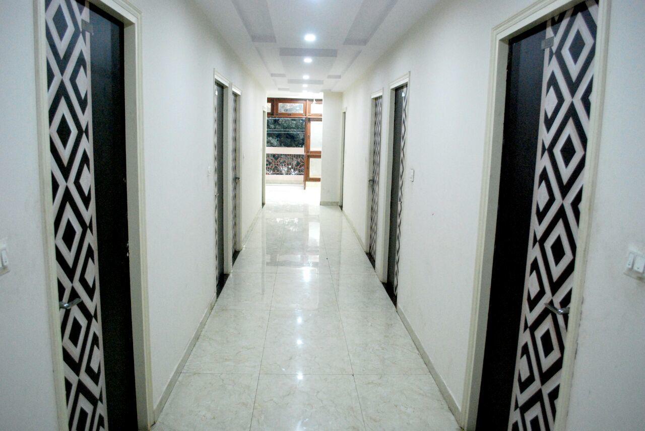 אגרה Hotel Harish Palace מראה חיצוני תמונה
