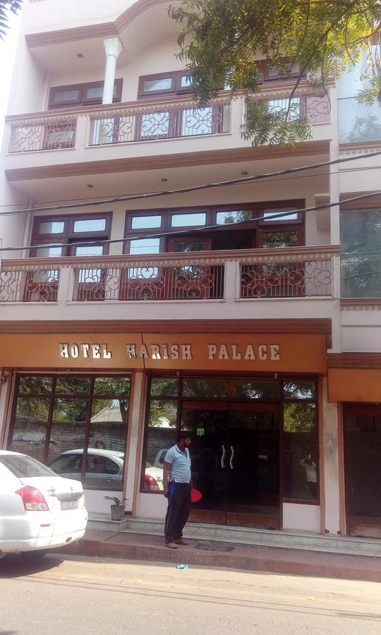 אגרה Hotel Harish Palace מראה חיצוני תמונה