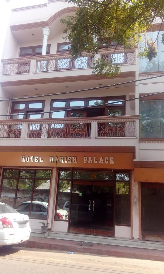 אגרה Hotel Harish Palace מראה חיצוני תמונה